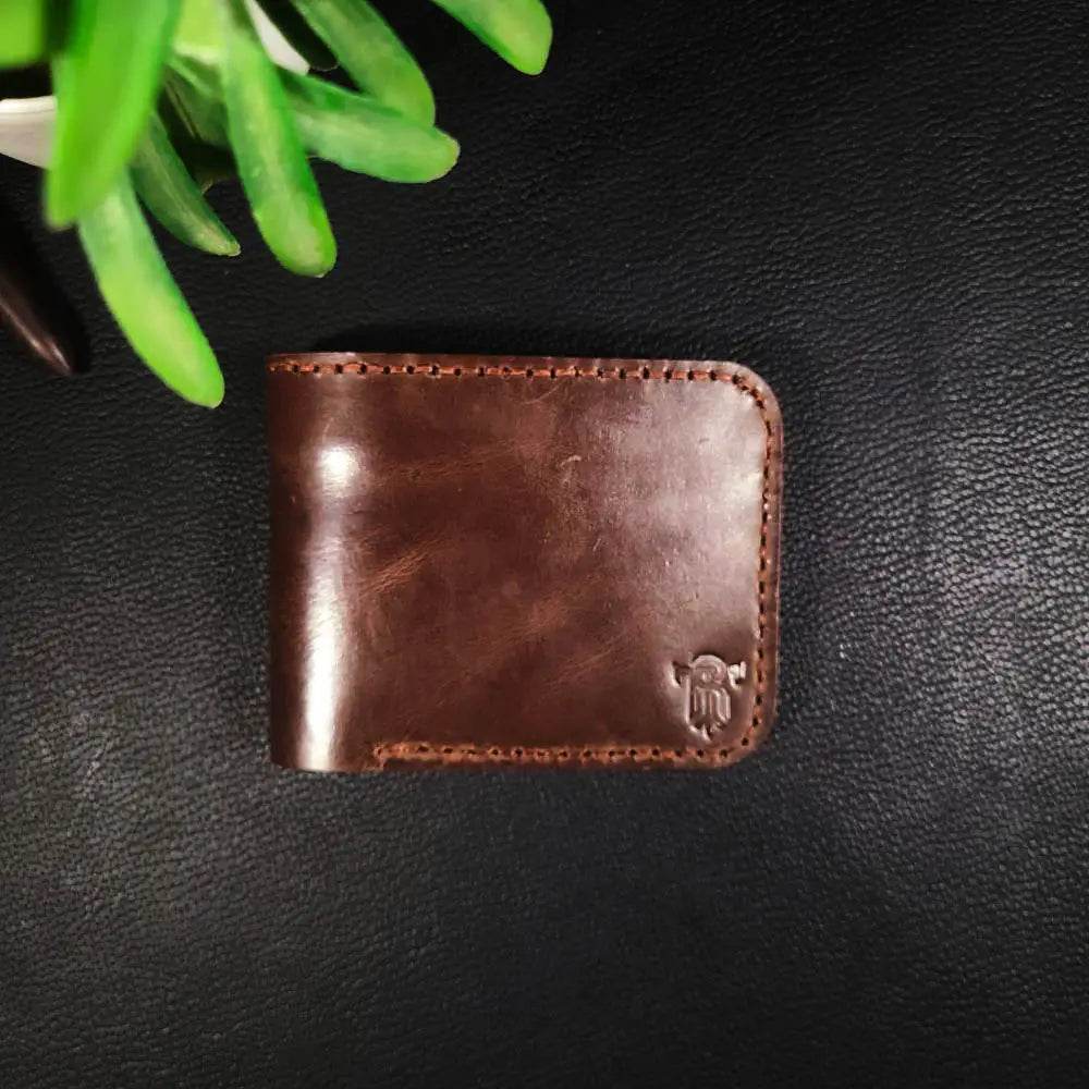 Article No 202 Compact Bifold Leather Wallets - Ridge N Threads Pakistan